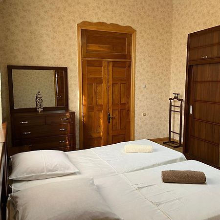 Guest House Levan II Dadiani Zugdidi Esterno foto