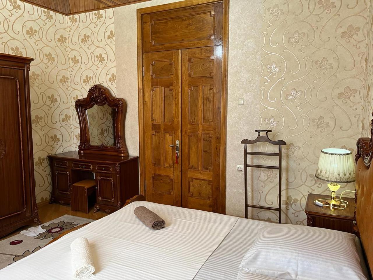 Guest House Levan II Dadiani Zugdidi Esterno foto