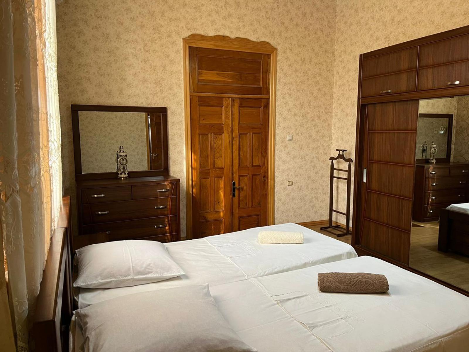 Guest House Levan II Dadiani Zugdidi Esterno foto