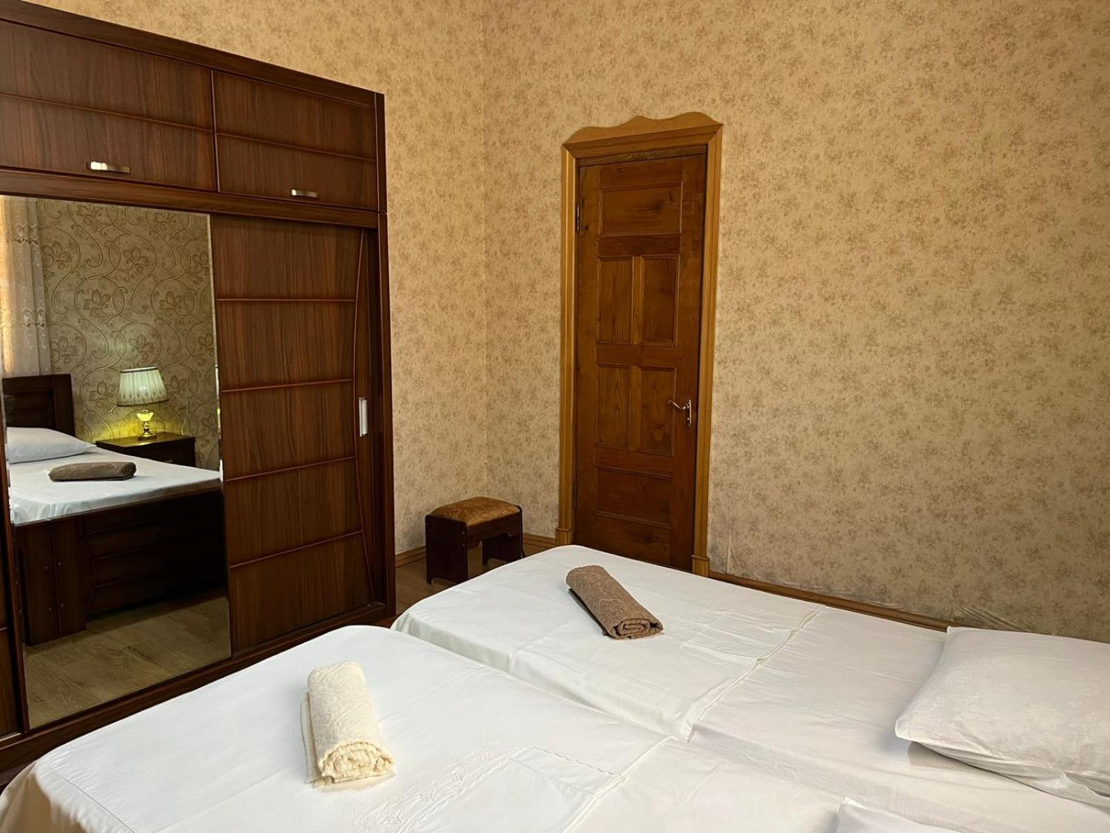 Guest House Levan II Dadiani Zugdidi Esterno foto