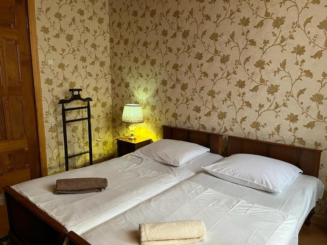 Guest House Levan II Dadiani Zugdidi Esterno foto