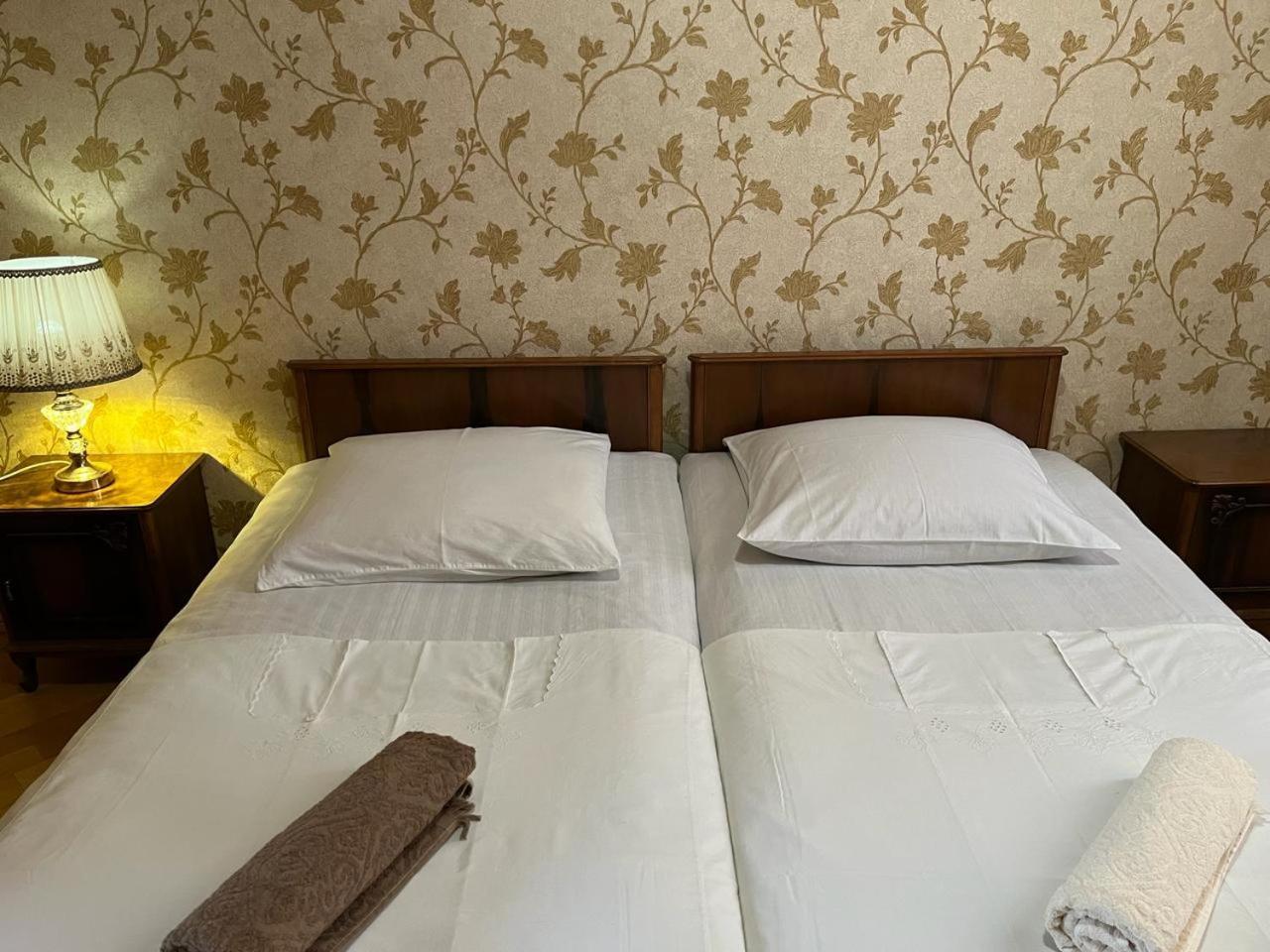 Guest House Levan II Dadiani Zugdidi Esterno foto