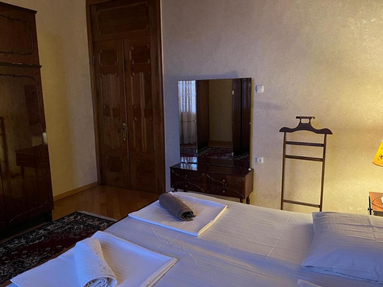 Guest House Levan II Dadiani Zugdidi Esterno foto