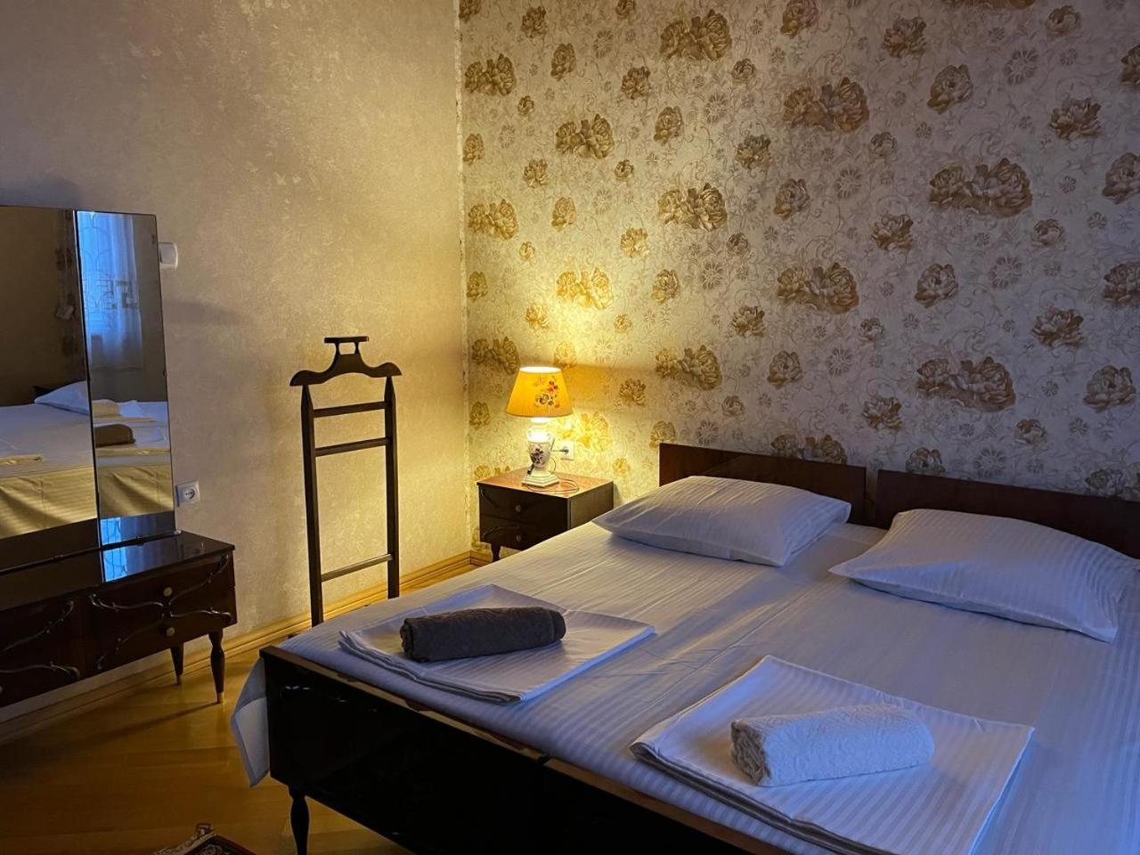 Guest House Levan II Dadiani Zugdidi Esterno foto