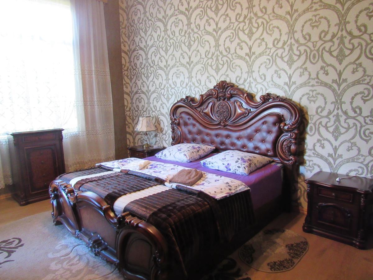 Guest House Levan II Dadiani Zugdidi Esterno foto